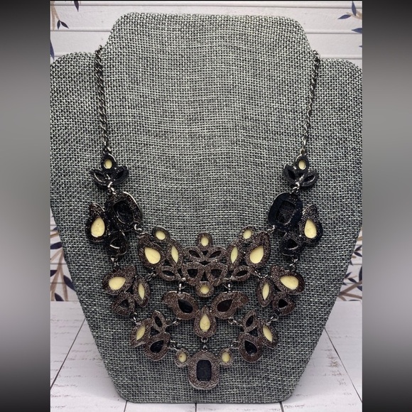 Fashion Jewelry Statement Piece Necklace - Prom / Dance / Party - Picture 3 of 5